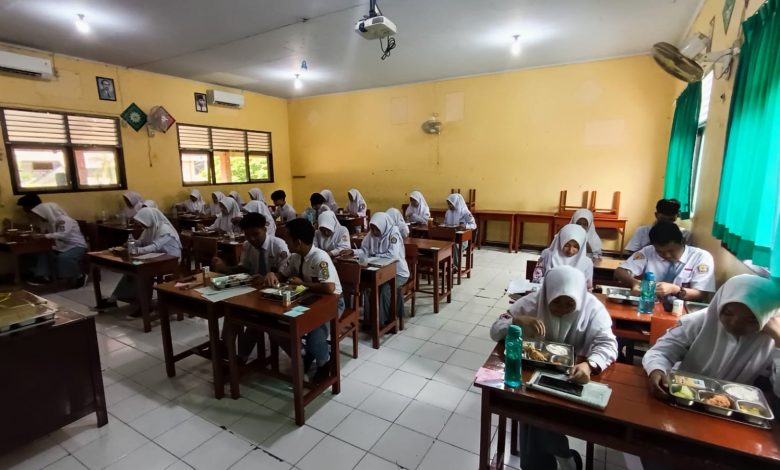 SMA Muhammadiyah 1 Pekajangan Pekalongan Terima Program MBG