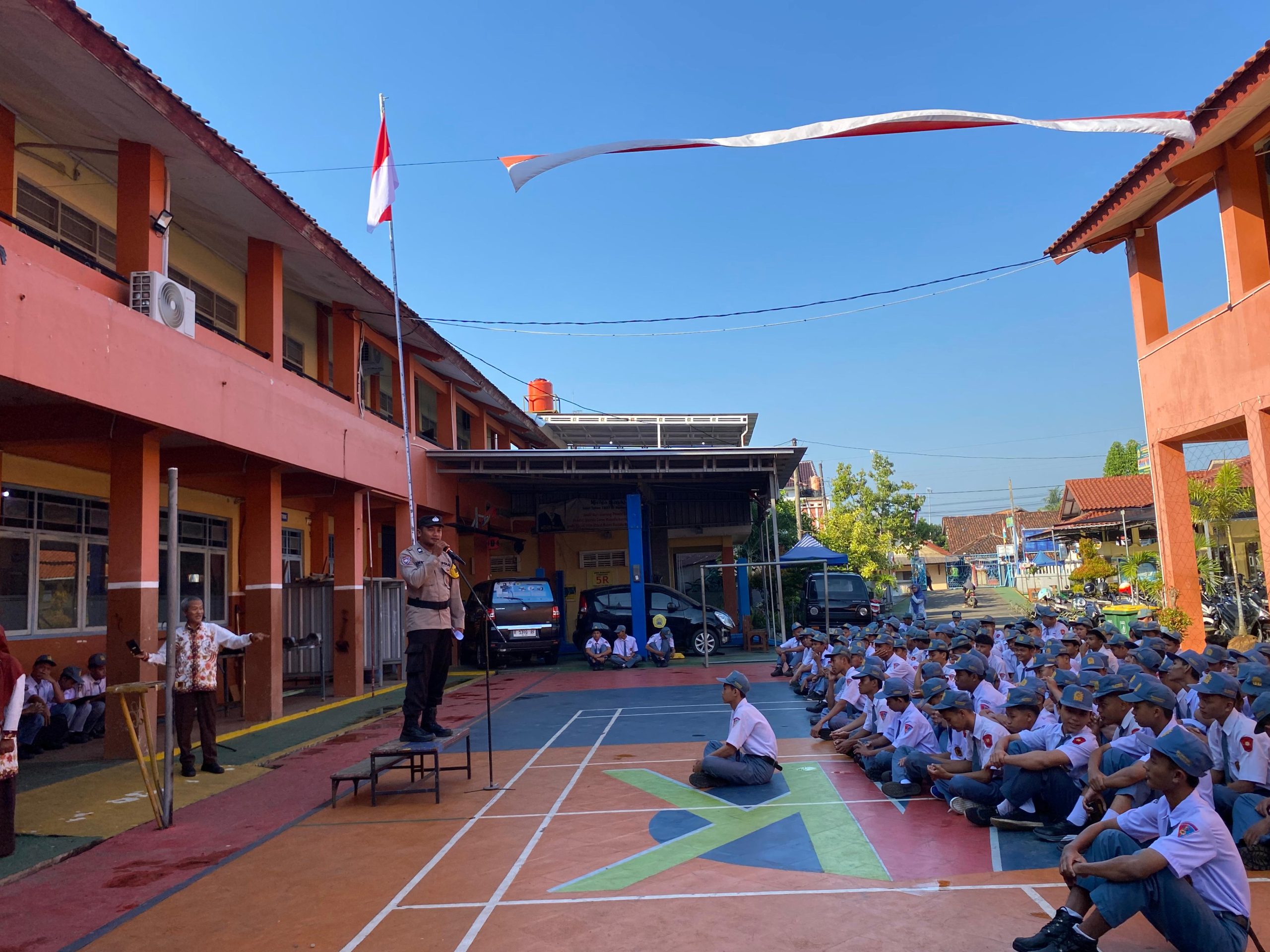 Polsek Kedungwuni melakukan pembinaan di SMK Muhammadiyah Kedungwuni